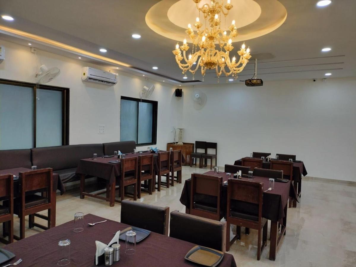Hotel Satkar International Chhindwāra Extérieur photo