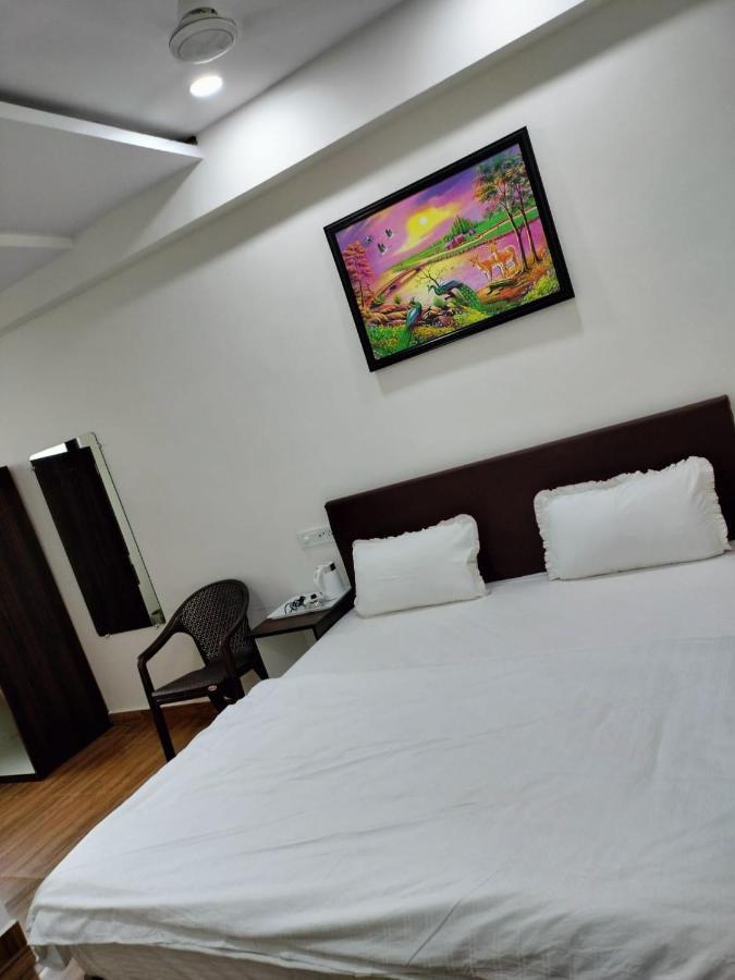 Hotel Satkar International Chhindwāra Extérieur photo