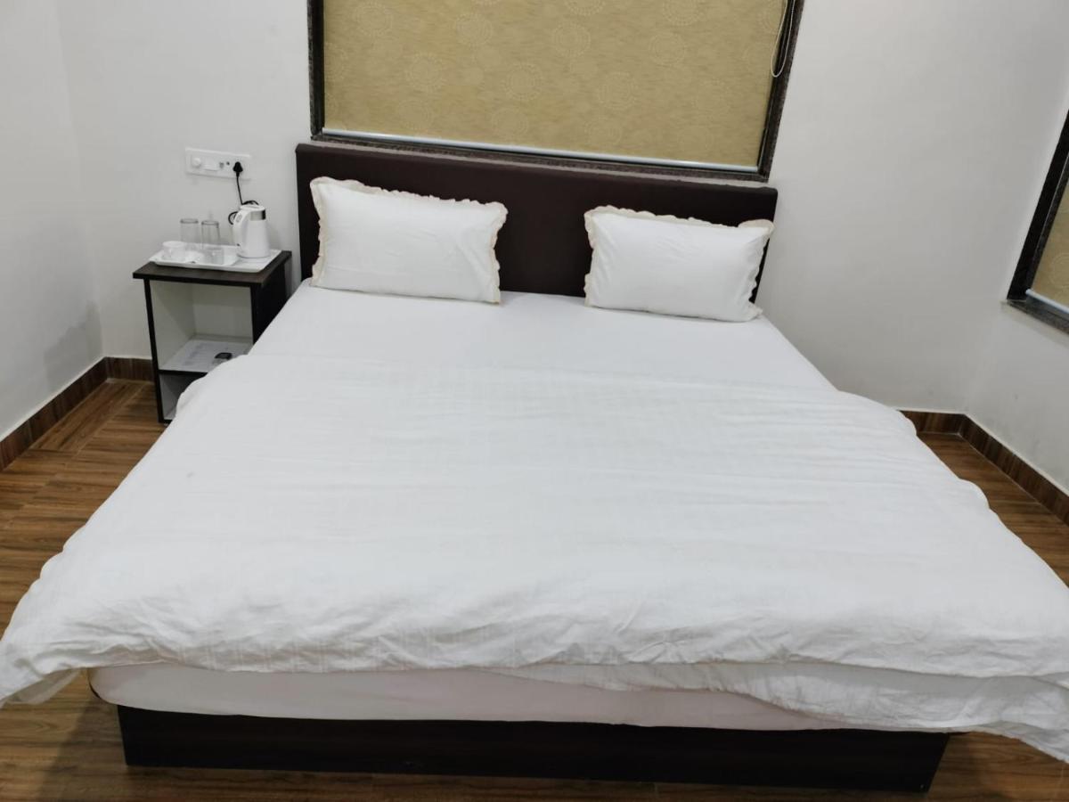 Hotel Satkar International Chhindwāra Extérieur photo