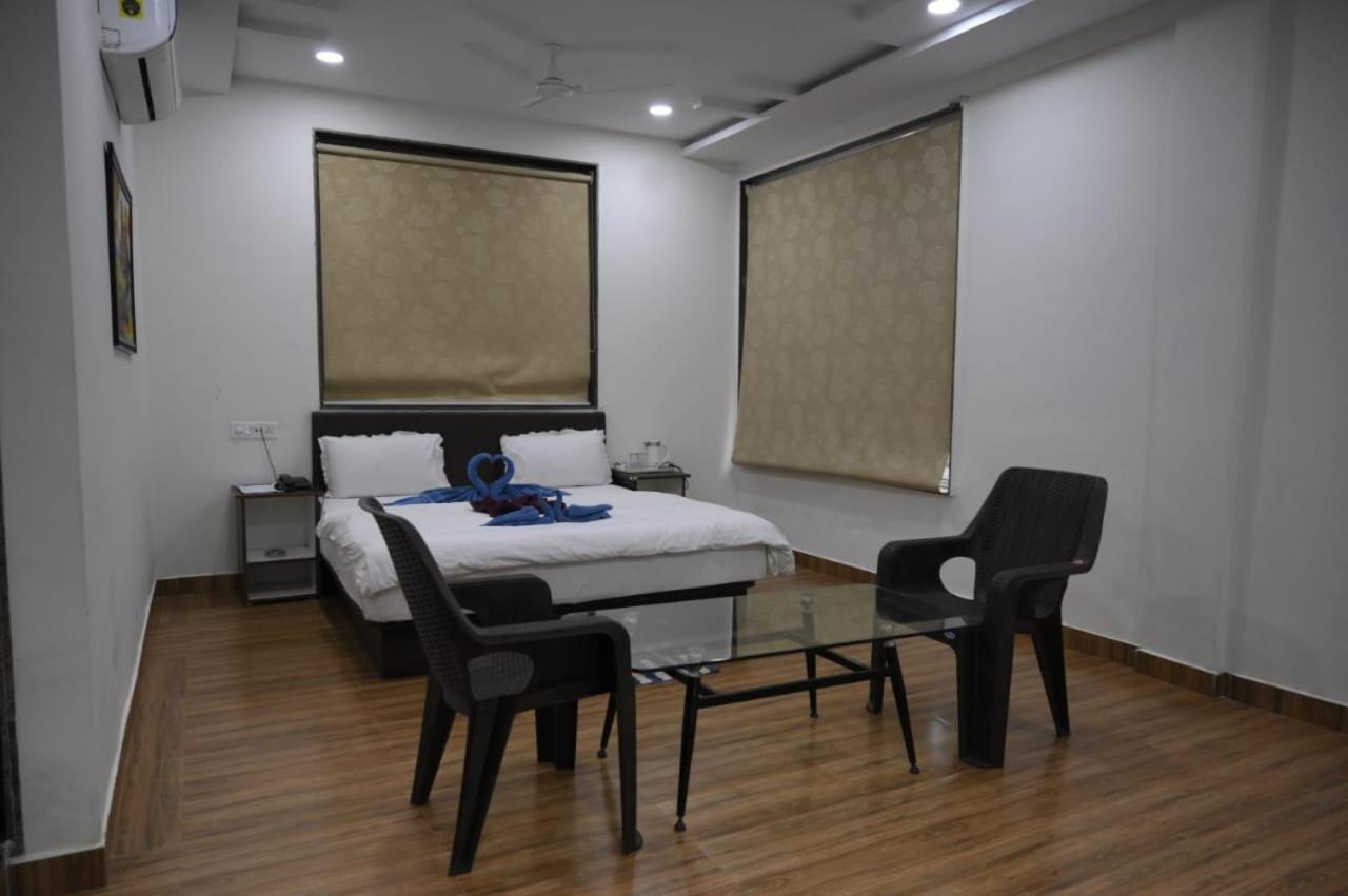 Hotel Satkar International Chhindwāra Extérieur photo