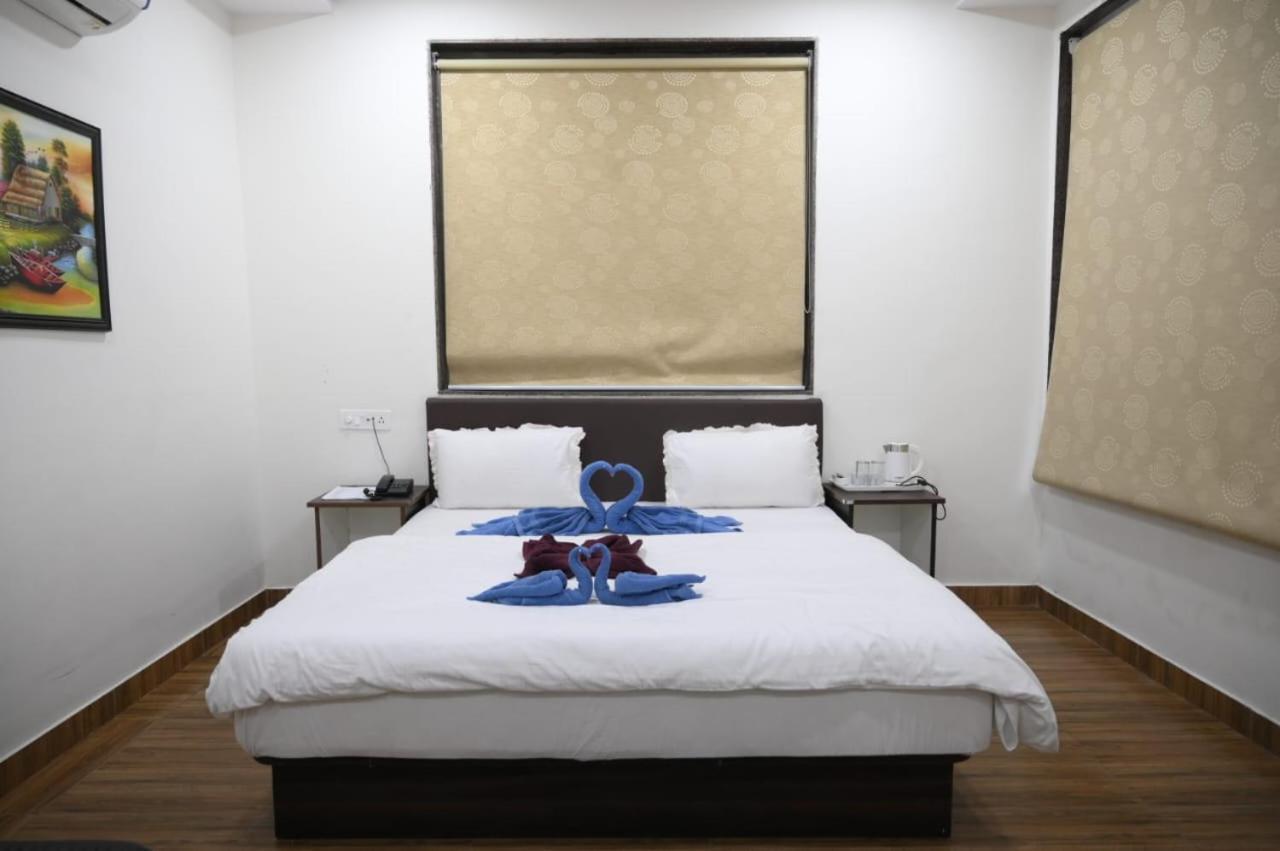 Hotel Satkar International Chhindwāra Extérieur photo