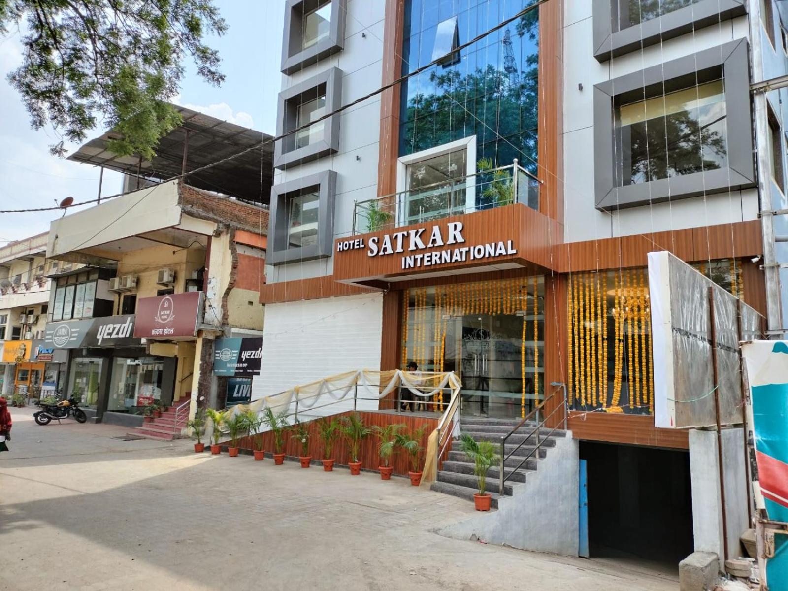 Hotel Satkar International Chhindwāra Extérieur photo