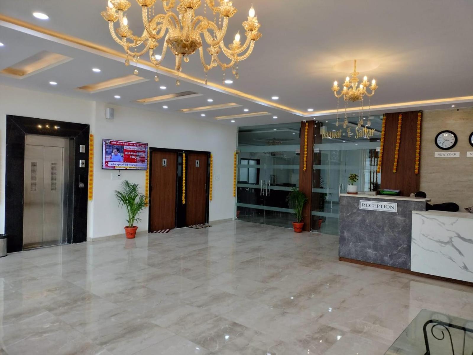 Hotel Satkar International Chhindwāra Extérieur photo