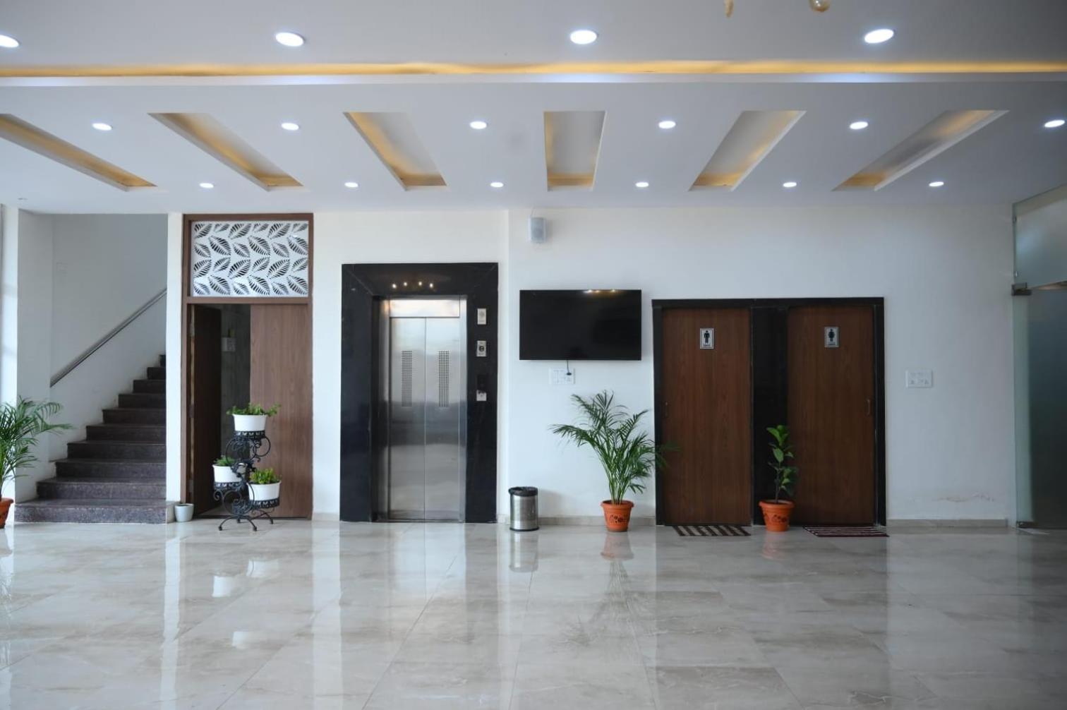 Hotel Satkar International Chhindwāra Extérieur photo