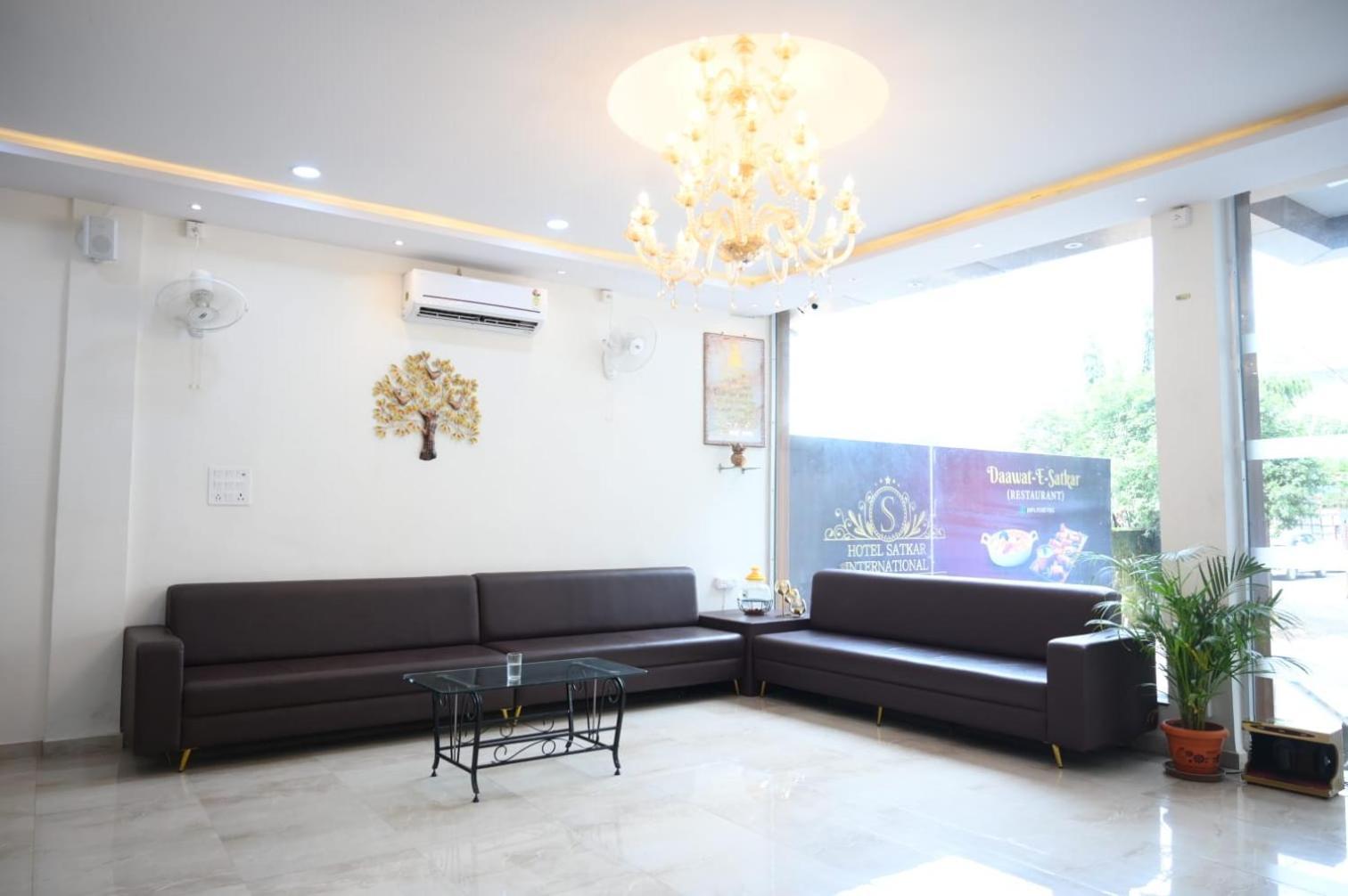 Hotel Satkar International Chhindwāra Extérieur photo