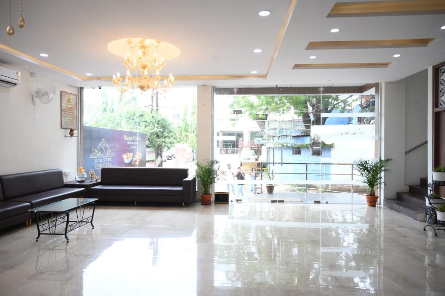 Hotel Satkar International Chhindwāra Extérieur photo