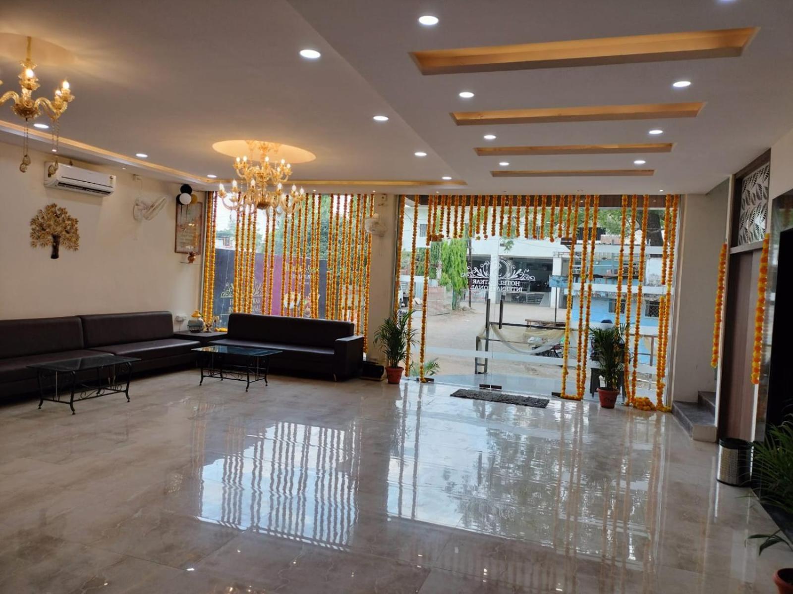 Hotel Satkar International Chhindwāra Extérieur photo