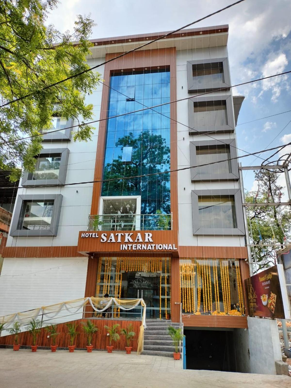 Hotel Satkar International Chhindwāra Extérieur photo